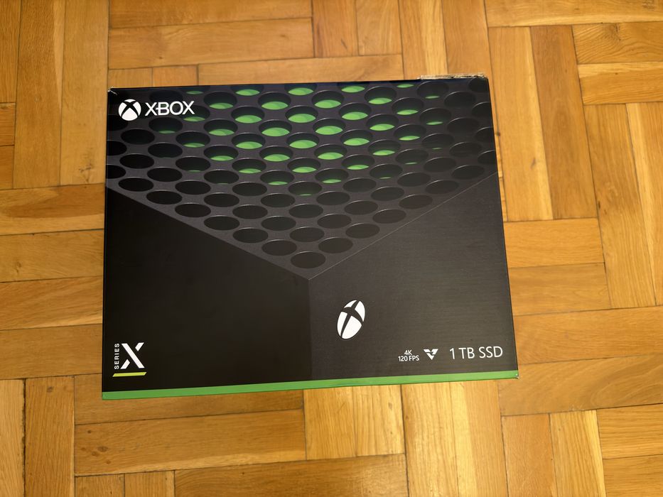 Konsola Xbox Series X + 3 pady + gra Mafia + słuchawki + gwarancja