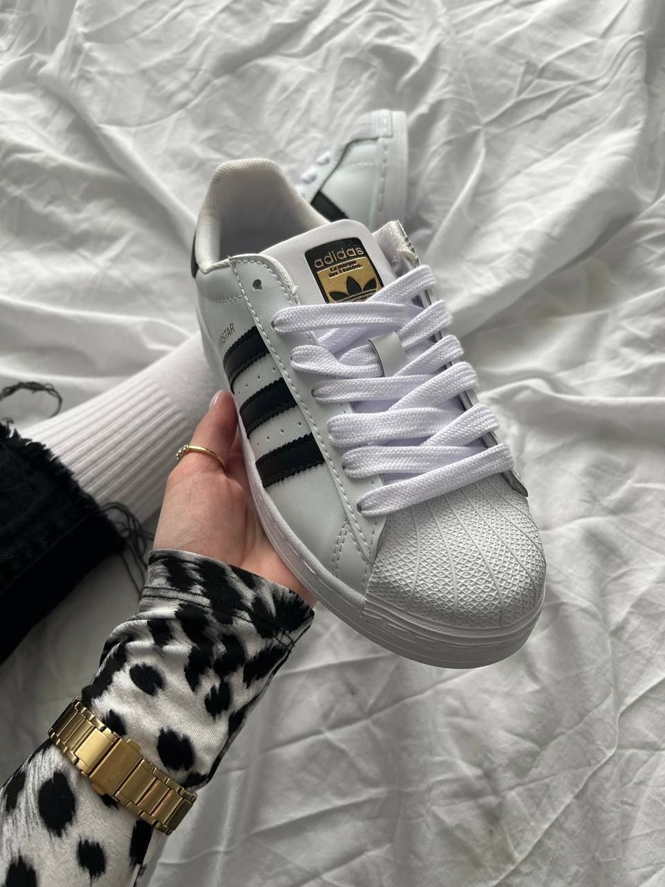 Жіночі Кросівки Adidas Superstar 

Хороша якість,при огляді на пошті м