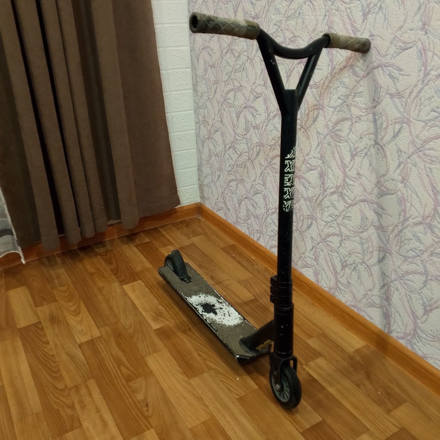 Продам самокат трюковий