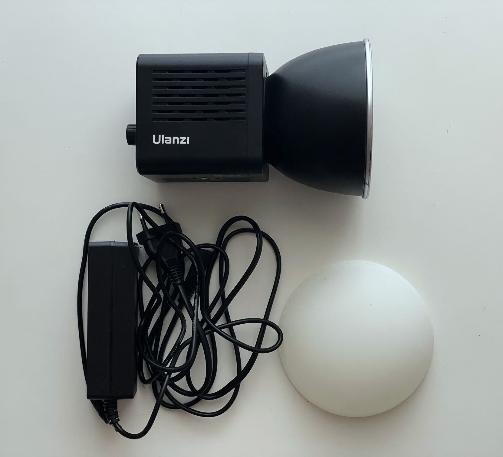 Ulanzi 40W L28 COB Bi-Color 2500–6500K LED portable