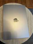 MacBook Air M2 roczny 13,6” 8GB RAM/256 GB SSD/ Bateria 100% MacOS