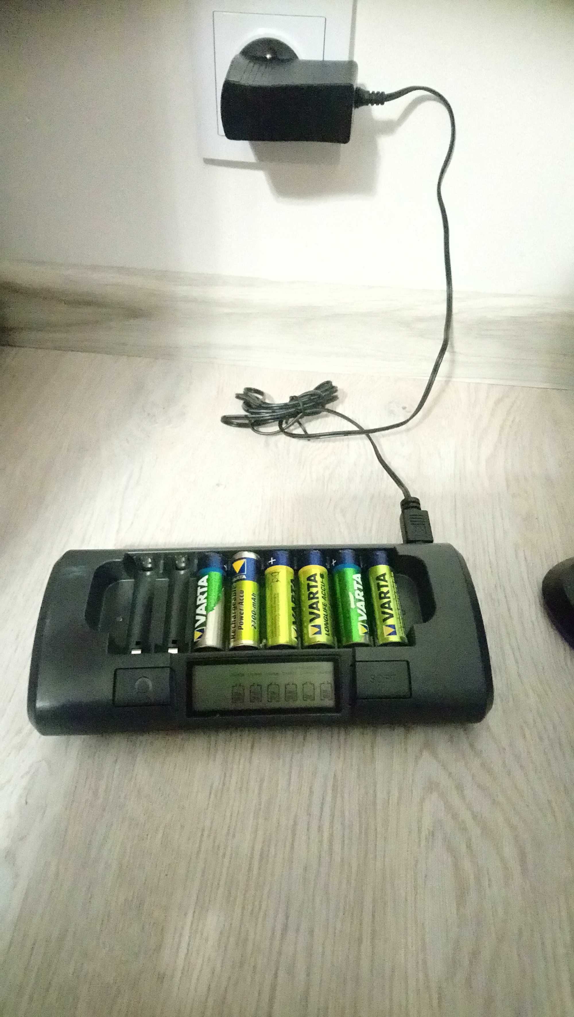 Ładowarka do baterii +baterie