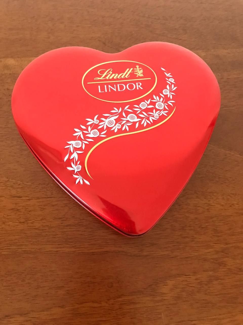 Скринька Валентинка подарункова Lindt