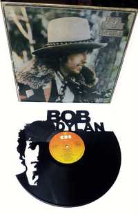 Silhueta decorativa Bob Dylan feita de um disco de vinil LP
