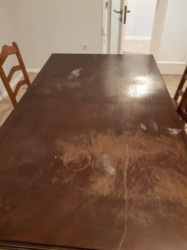 Mesa com 6 cadeiras