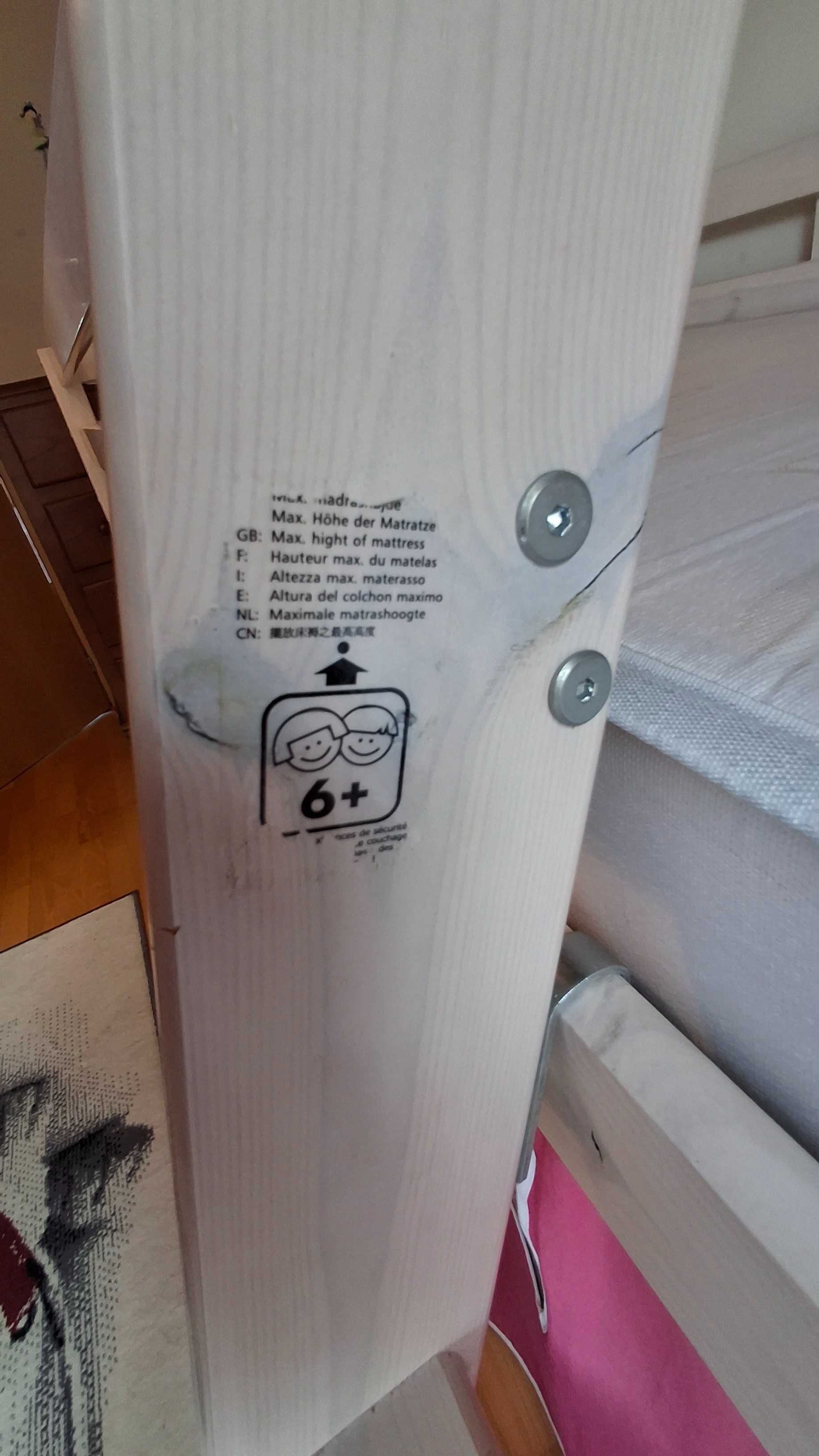 Cama de criança alta /com escada ( colchão  incluido)