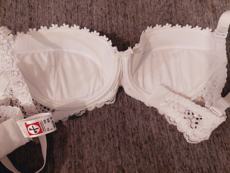 Biustonosz push-up 70B