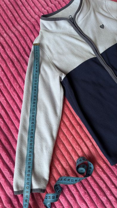 Фірмові флісові кофтинки Oshkosh  р. 5та 7