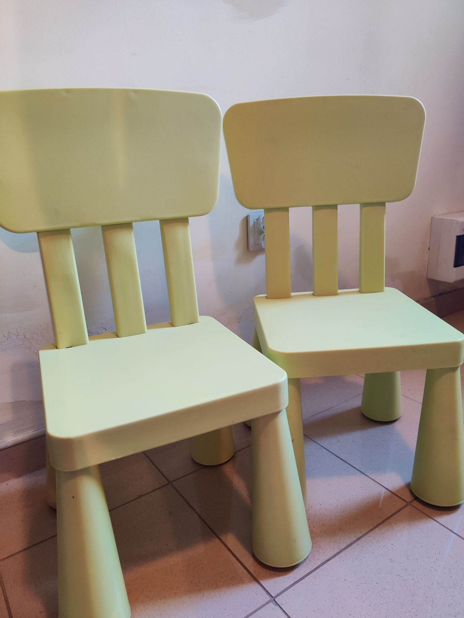 Krzesłka z IKEA MAMMUT 2 szt zielone