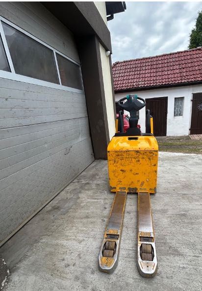 Wózek paletowy elektryczny Jungheinrich ERE 120 – 2017 rok