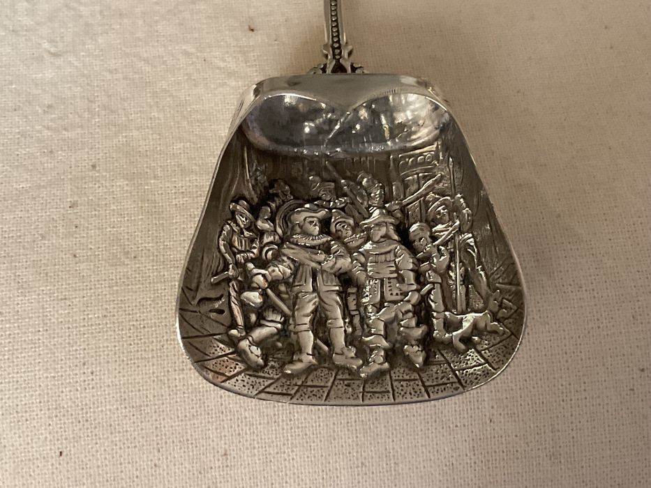 Lote de saleiro, pimenteiro e mostardeira mais oferta em casquinha