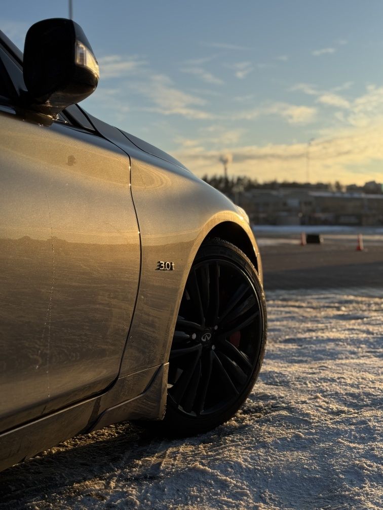 INFINITI Q50 Red Sport 400
