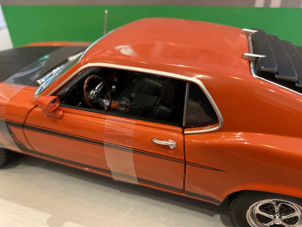 Mustang boss piękny skala 1:18 Welly pomarańczowy piękny kolor