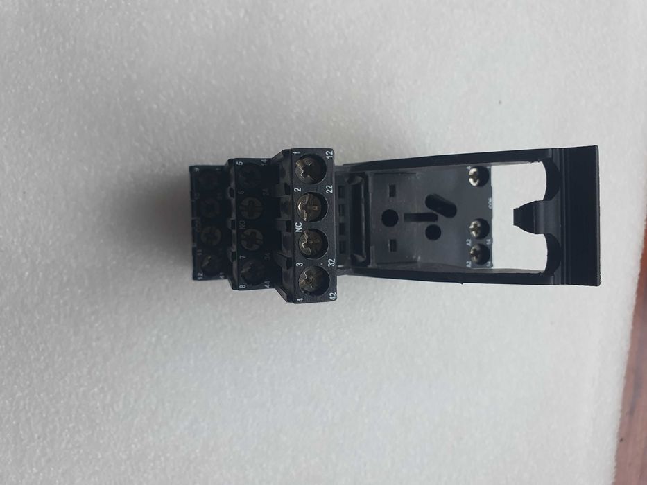 Base com o  relé 	
SCM 4CO