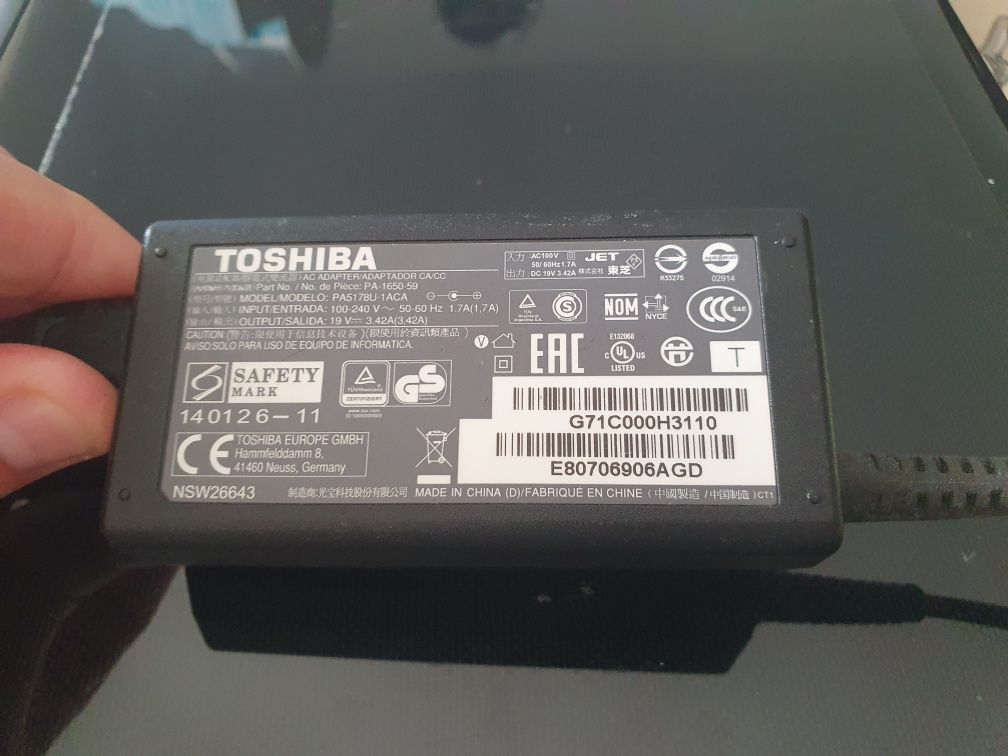 Computador Toshiba Satellite L50D.