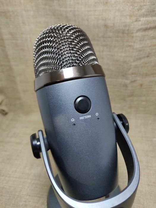 Мікрофон Blue Yeti Nano в хорошому стані. Для стрімерів ASMR