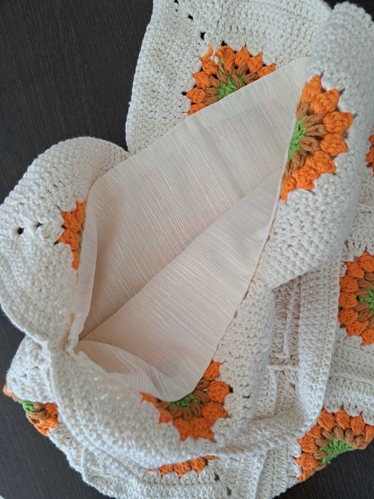 Mala feita á mão em croché