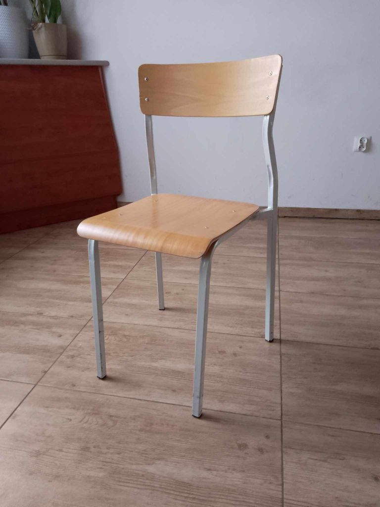 Krzesła szkolne/metalowe