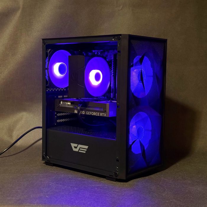 Komputer gamingowy i7-6700 / RTX 5060 / 32 GB RAM / 1 TB SSD / 700 W