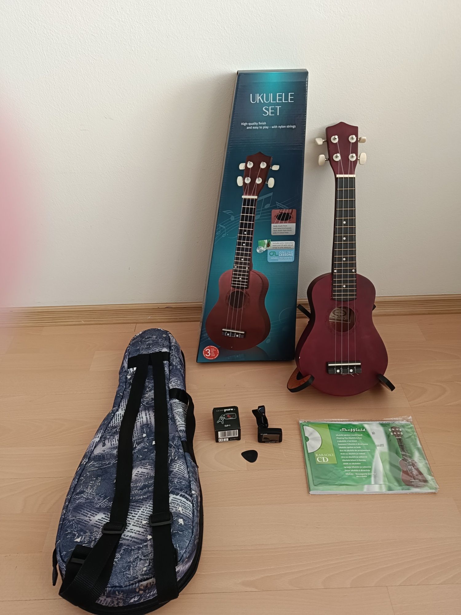 Gitara typu ukulele zestaw