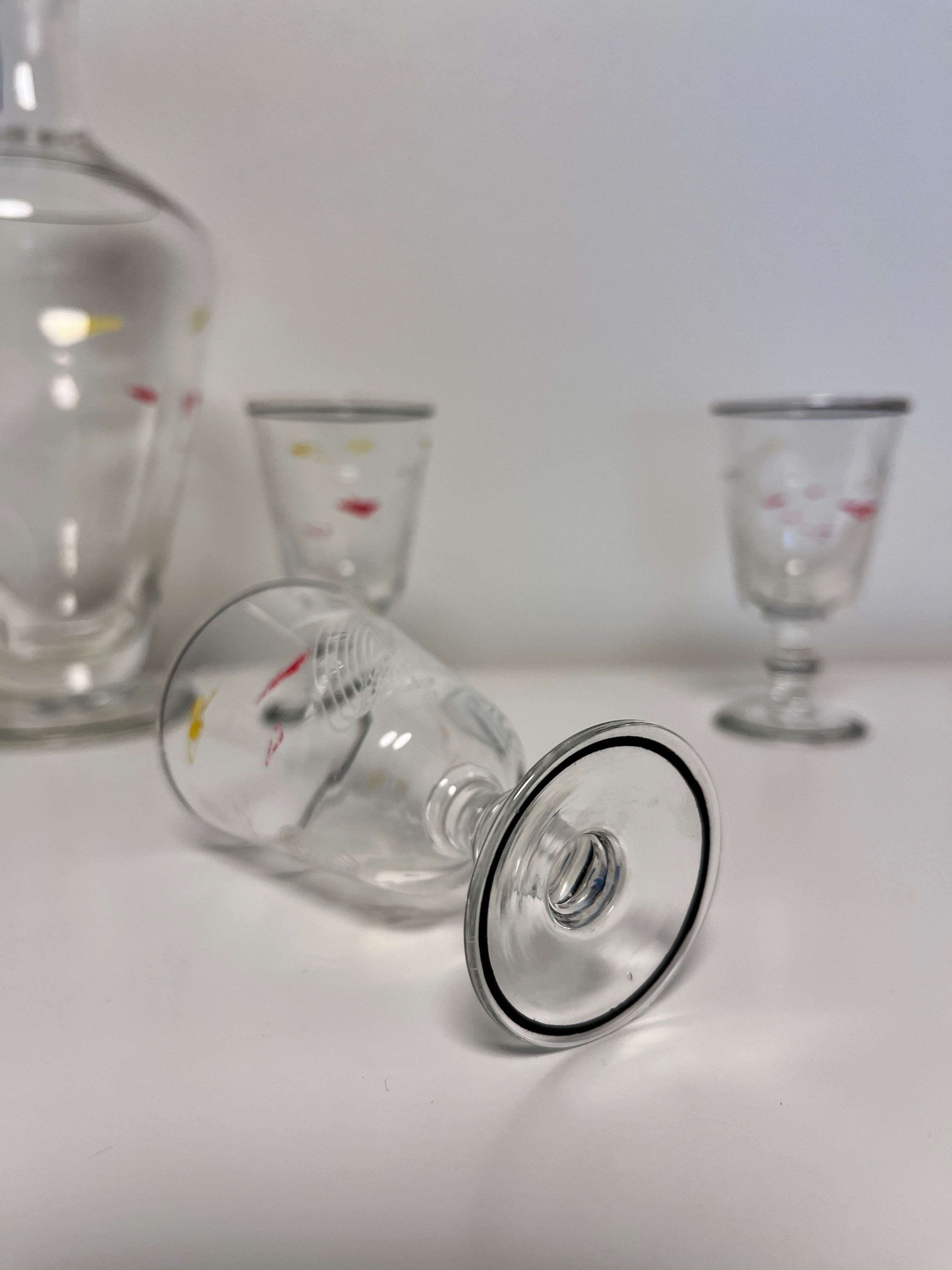 6 copos e garrafa (vintage)