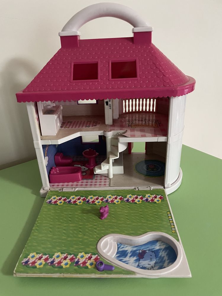 Casinha da Hello Kitty (com luz) Só 13€