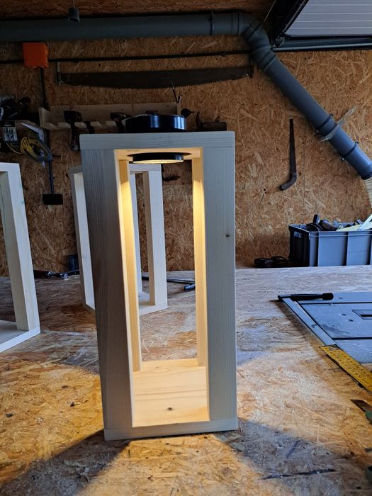 Lampiony ledowe wykonane z drewna