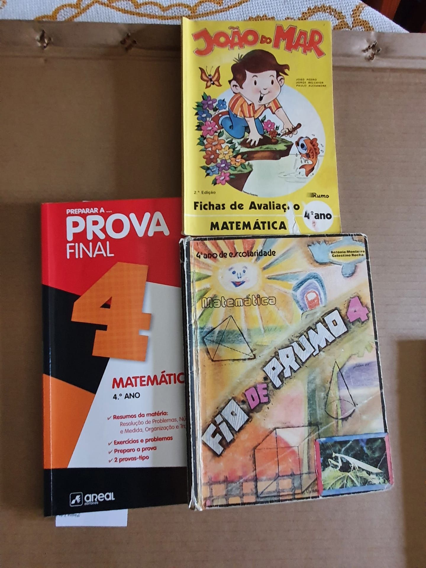 Livros escolares 4º Ano