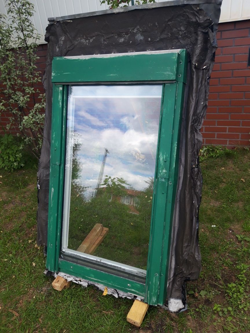 Dwa okna dachowe Velux