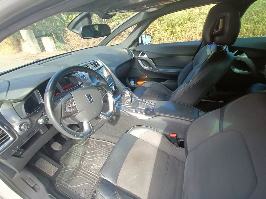 Vendo DS 5 de 2015. Particular e em bom estado