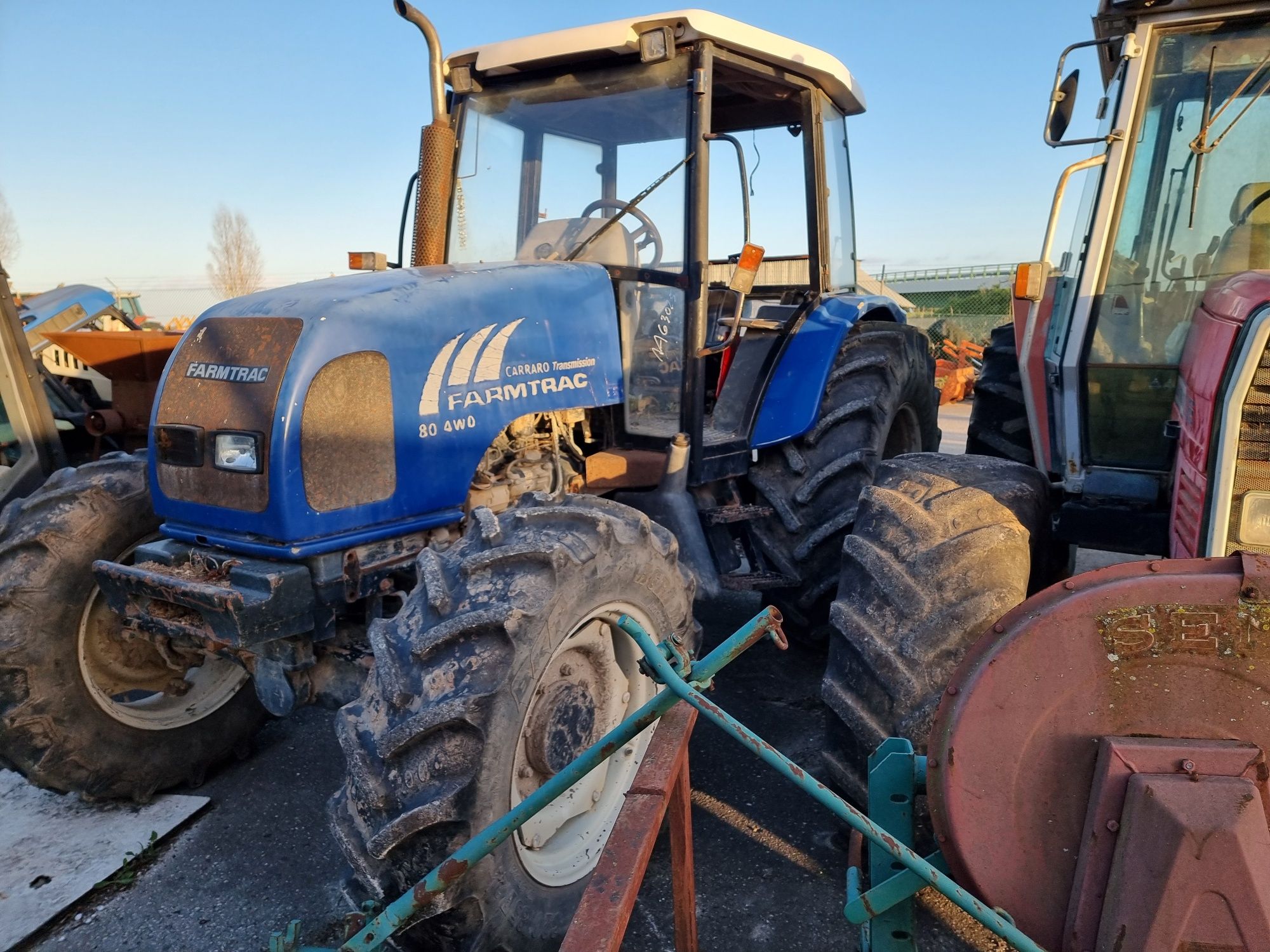 Trator Farmtrac 80