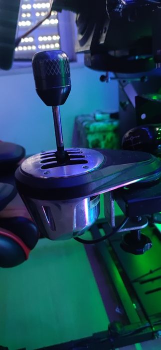 Thurstmaster th8a shifter Manual e sequêncial