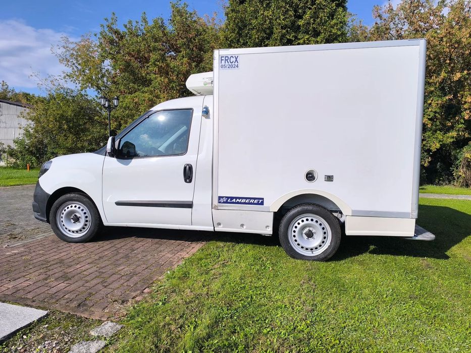 Fiat Doblo  Auto chłodnia mały przebieg stan b.dobry