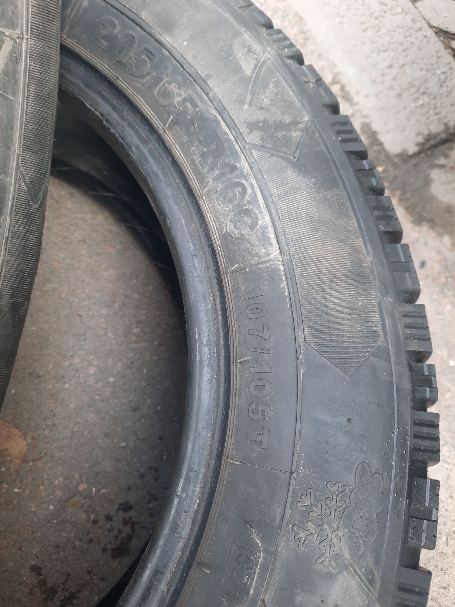 Шини зимові 205/65 R16C