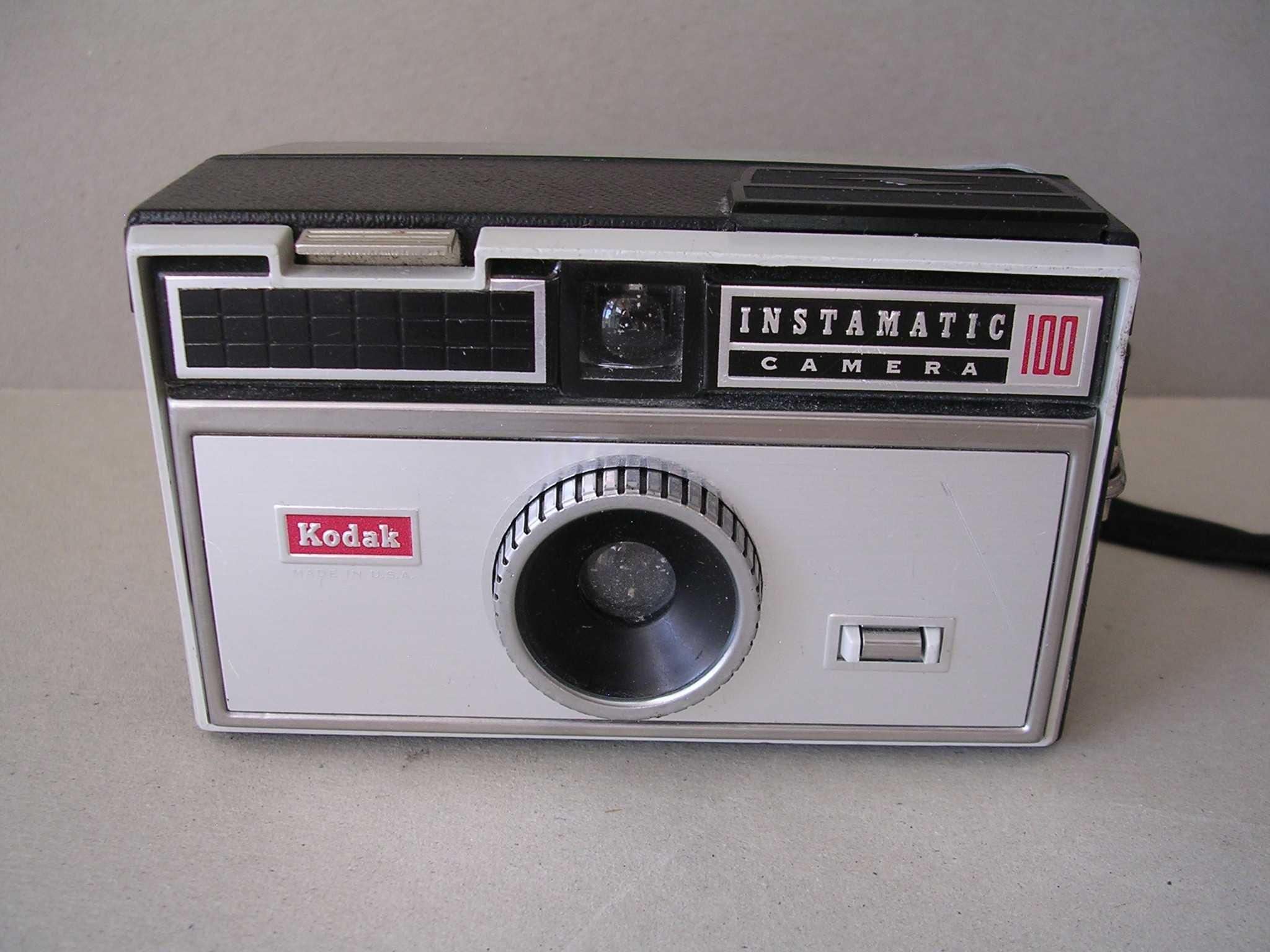Stary aparat fotograficzny Kodak Instamatic Camera 100