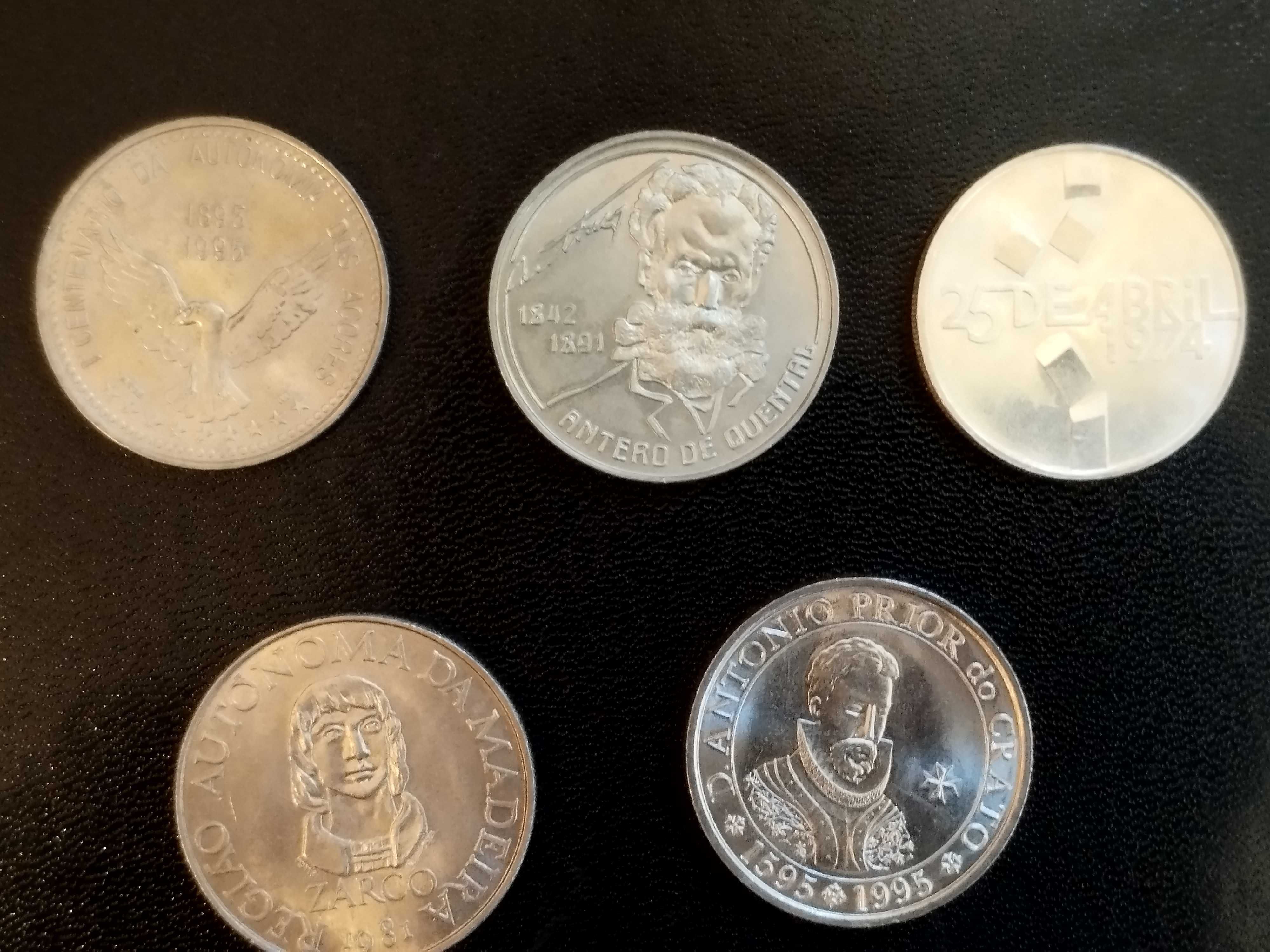 Moedas comemorativas de 100 escudos diversas