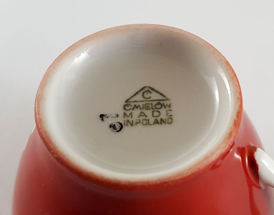 Filiżanka "London" projektu Wincentego Potackiego z 1962 roku- Ćmielów
