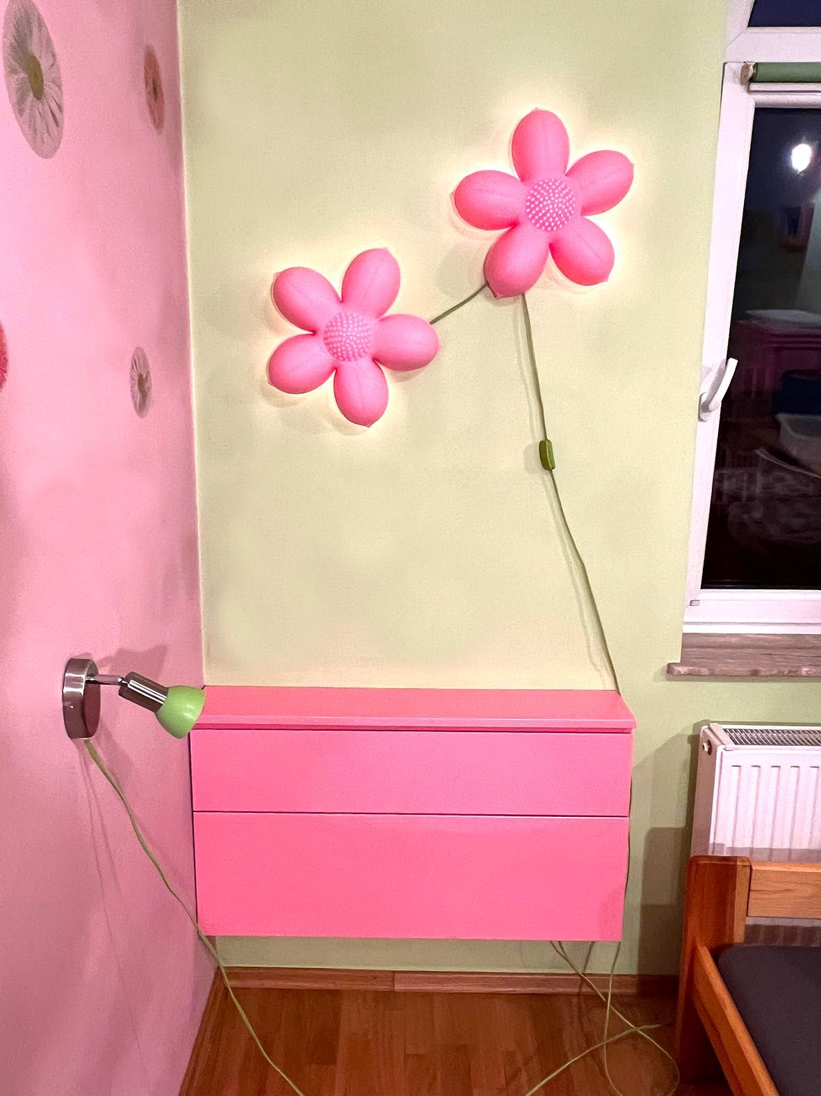 Dwie lampki kwiatki IKEA różowe – komplet