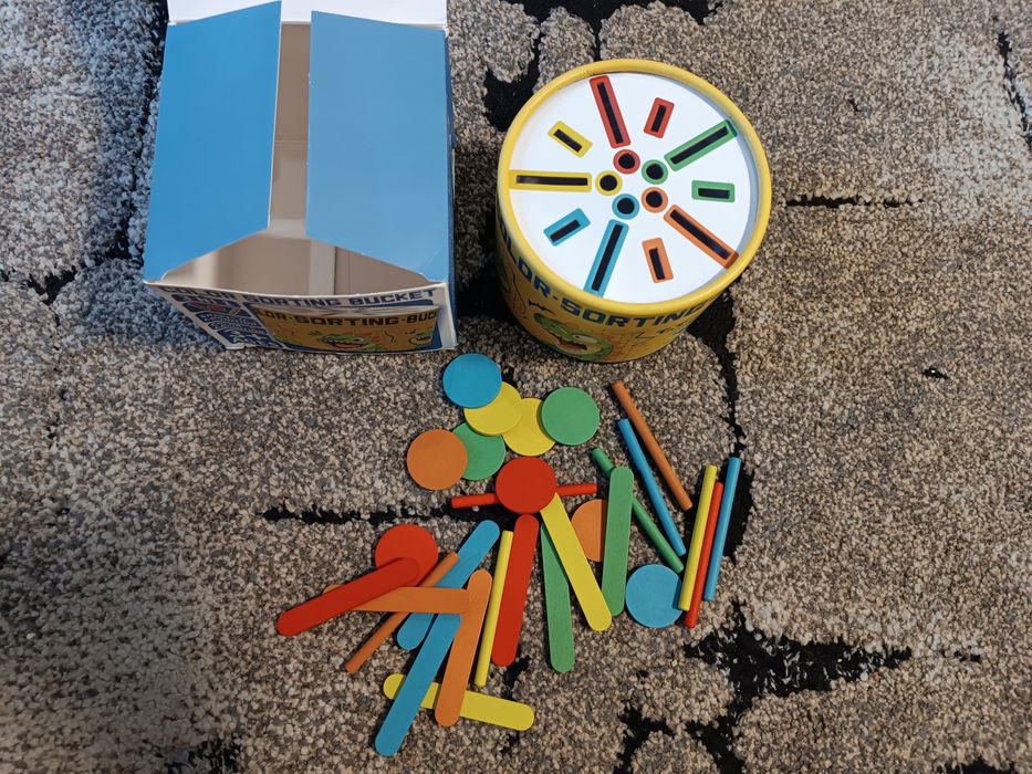 Сортер для моторики,і для вивчення кольорів