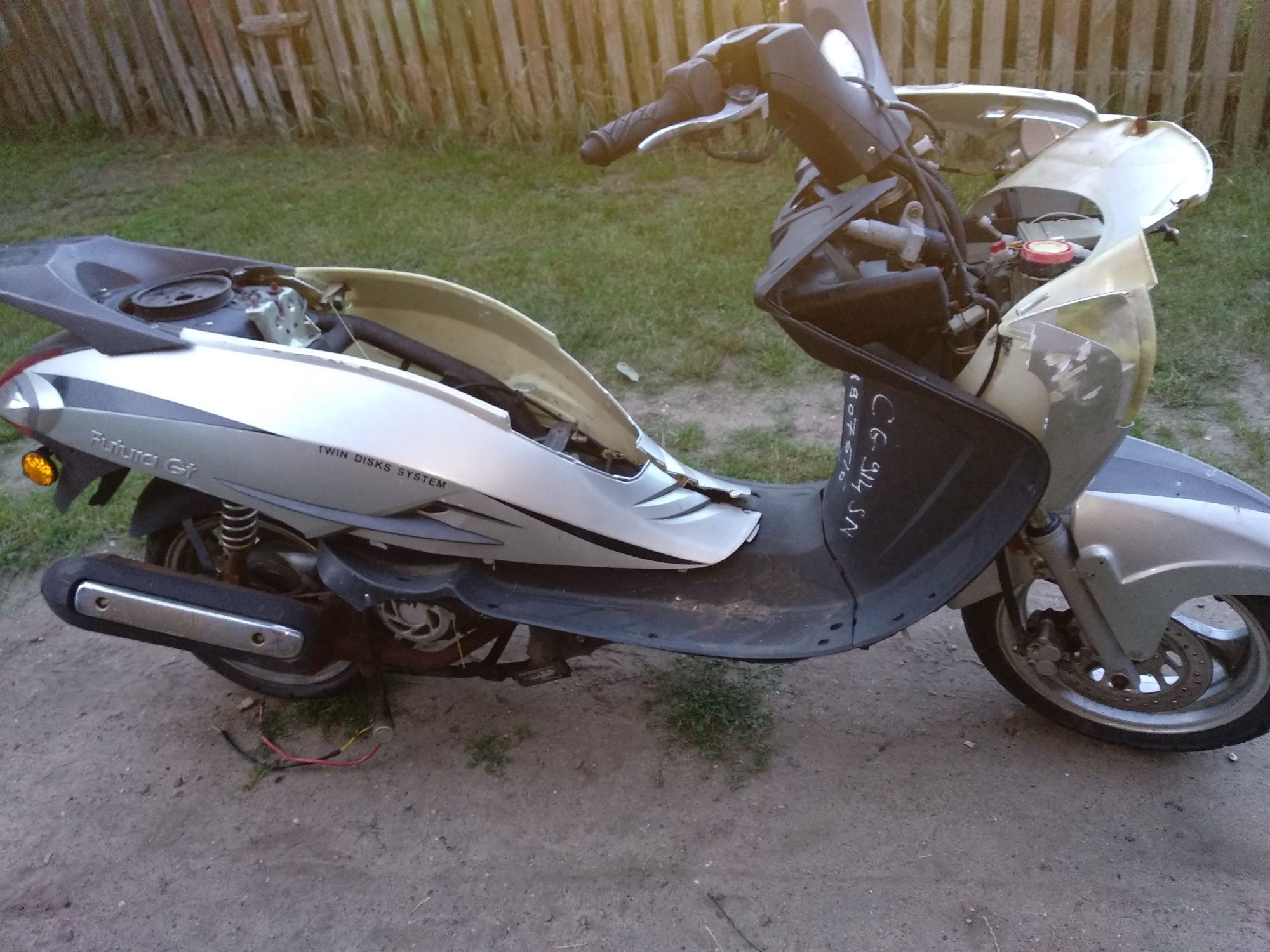 Futura GT 125 gy6 na części