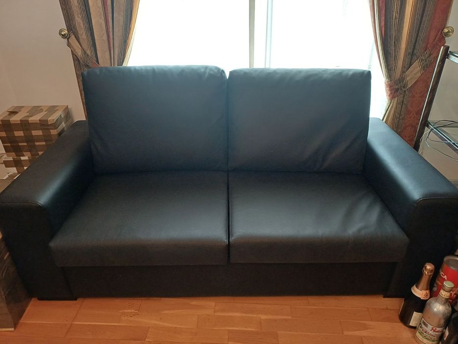 Sofá Semi-novo em Pele