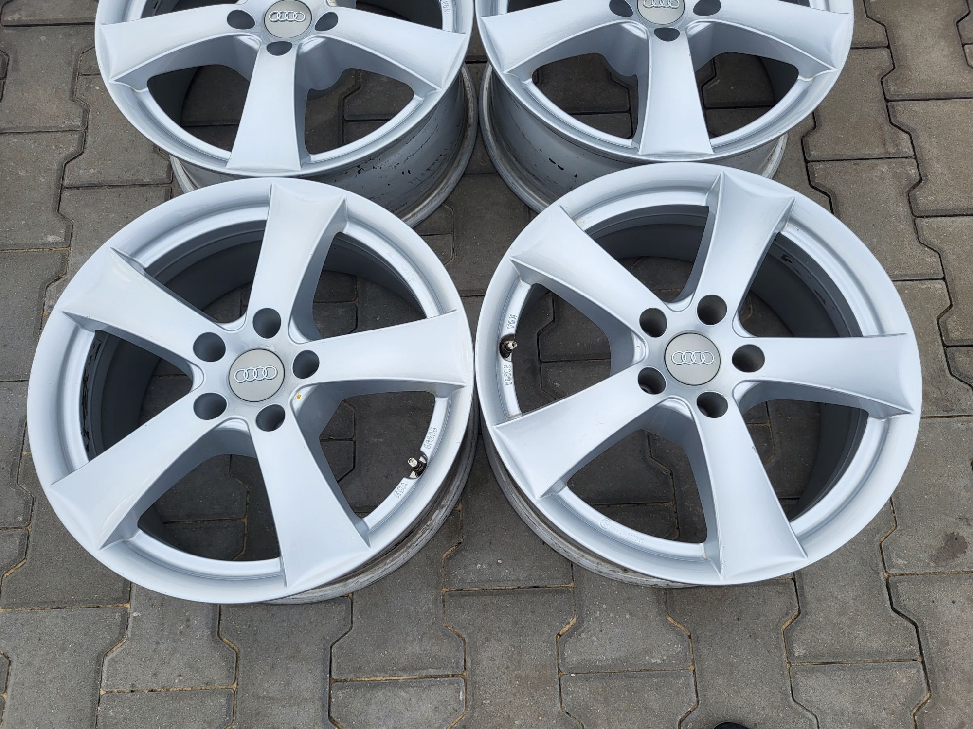 Felgi aluminiowe 17" 5x112 ET42 Audi  A4 B9 B8 B7 A6 C7 C6 C5 ŁADNE!