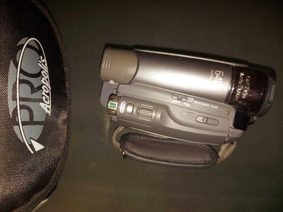 Видеокамера Sony DCR-HC23E