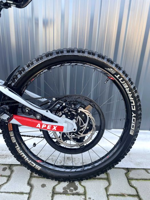 LMX Apex 64 – francuski wysokiej klasy e-bike w wersji offroad