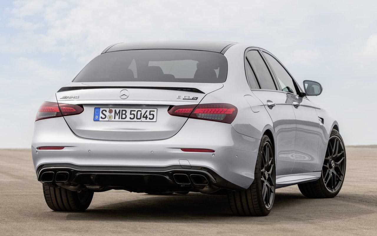 Диффузор заднего бампера на mercedes e w213 20-22 года e63 amg