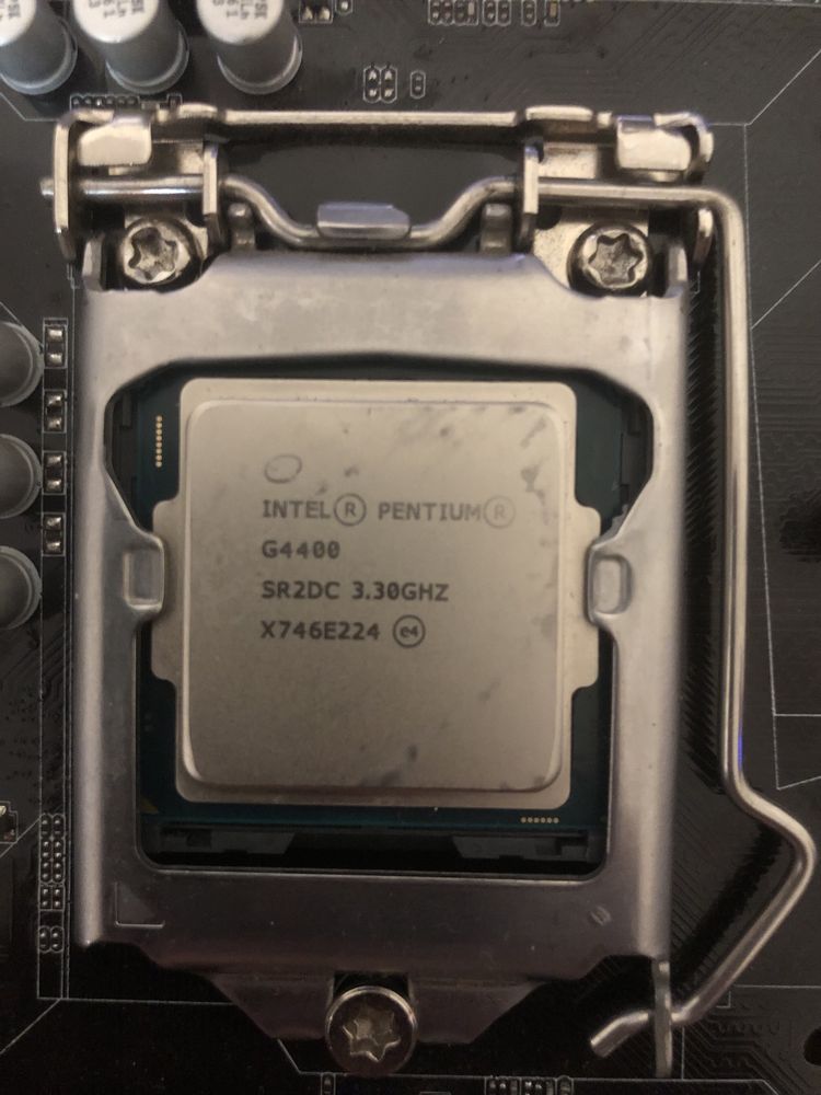 Продам материнку asus h110m-r/pentium g4400