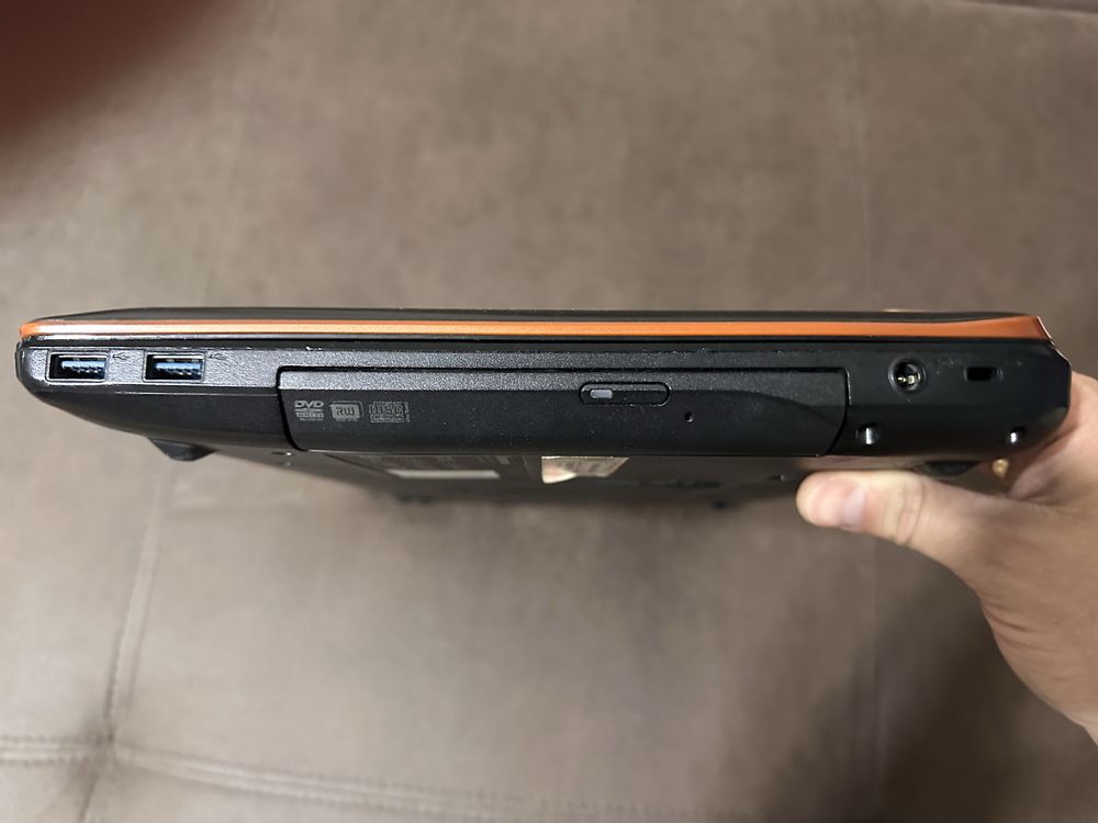 Lenovo ideapad Y570
