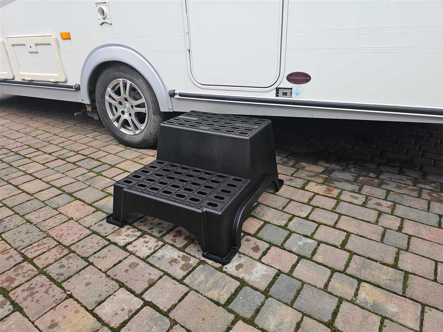 Nowy duży stopień schodek do kampera przyczepy kempingowej podest