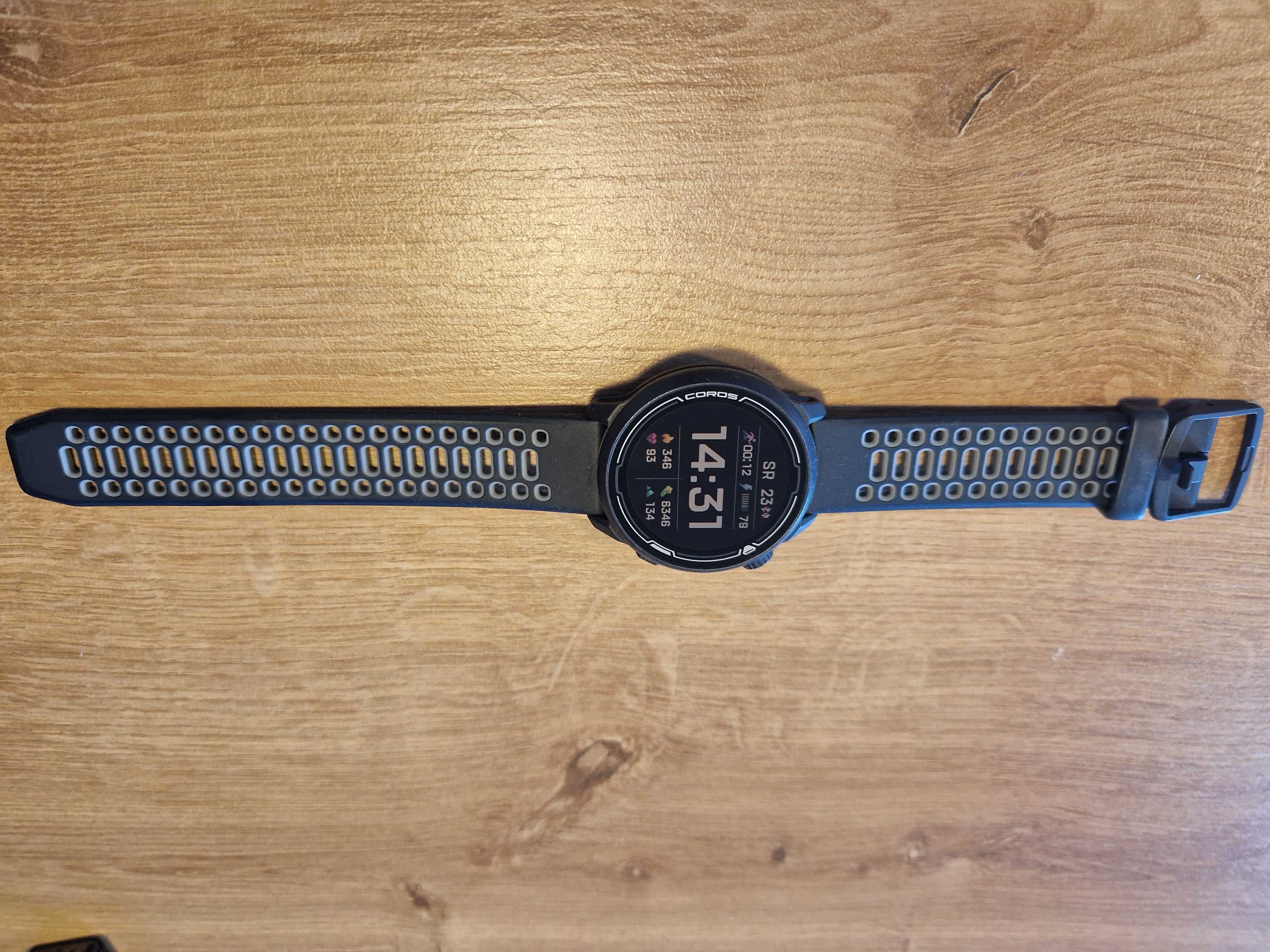 Smartwatch Coros Pace 2 w idealnym stanie