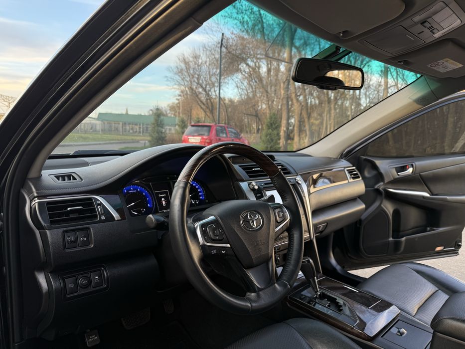 Toyota Camry XV55 офіційна (не фарбована)